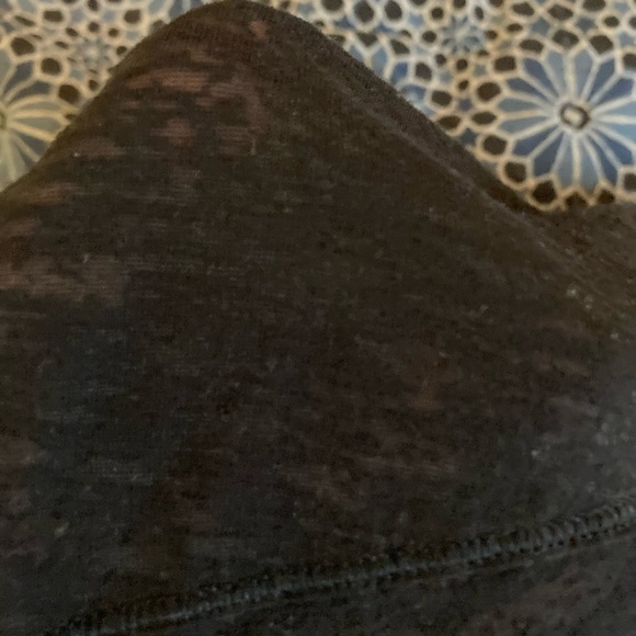 Lululemon Tee - Picture 4 of 4